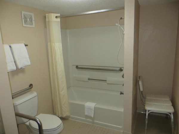 Travelodge by Wyndham Knoxville East image 24
