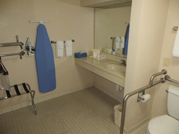 Travelodge by Wyndham Knoxville East image 25